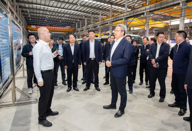南通市委書記吳新明、市長張彤一行蒞臨江蘇衛華海洋重工觀摩調研