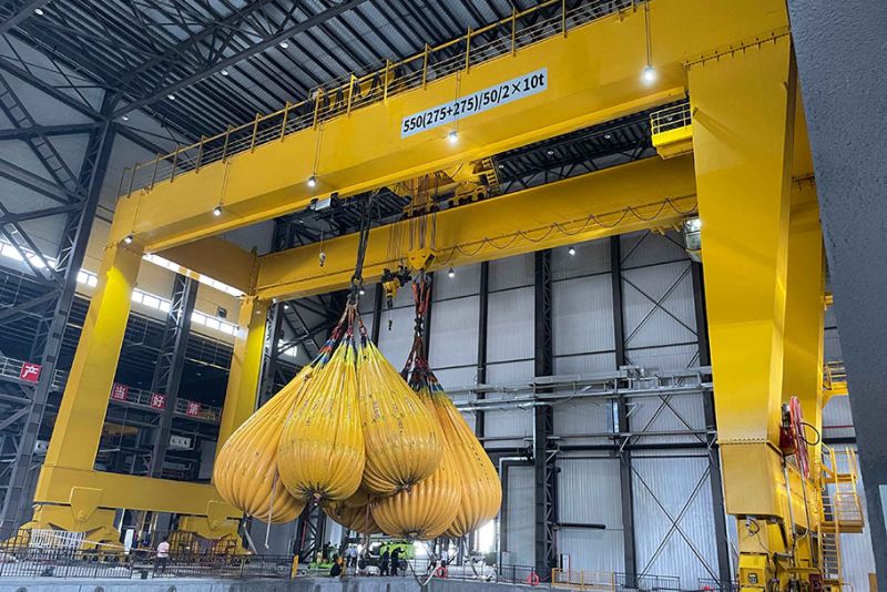 再添重器！衛華550噸新中式門式起重機圓 滿完成重載試驗！